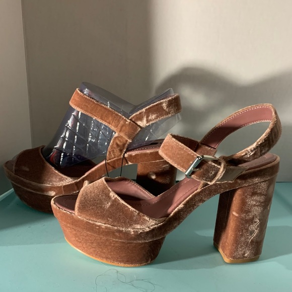 NWT- ZARA BLUSH VELVET PLATFORM HEELS - Picture 3 of 8